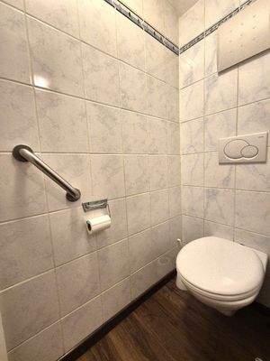 separate Toilette...