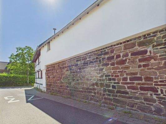 Hausansicht von der Straßenseite