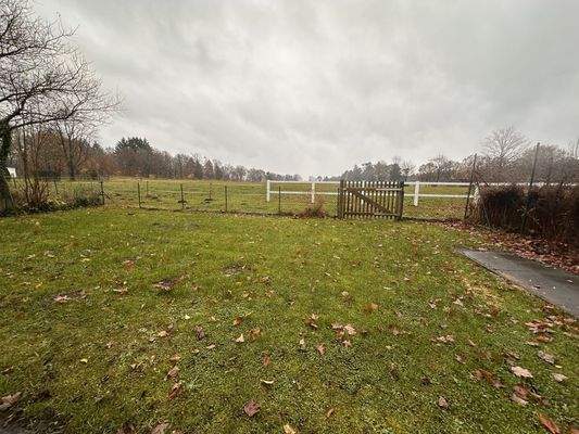 Grundstück hinter dem Haus