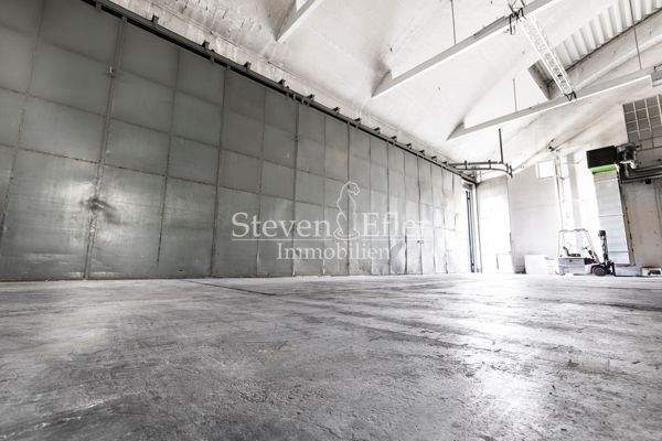 stützenfreie Kuppelhalle