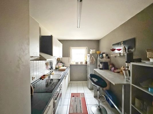 geräumige Küche