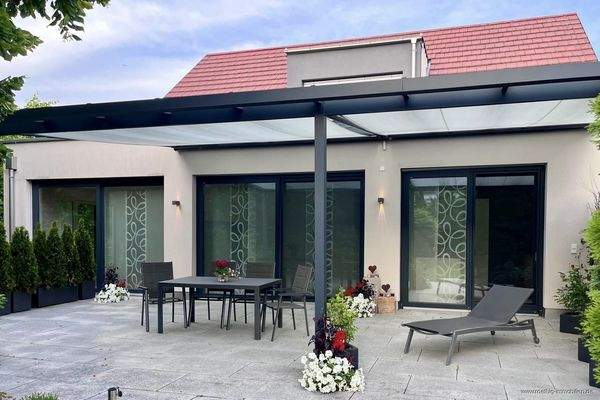 Impression der großzügigen Terrasse 