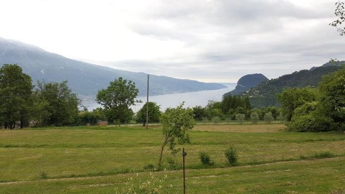 Baugrund mit Seeblick