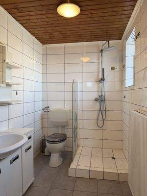 Dusche mit WC im OG