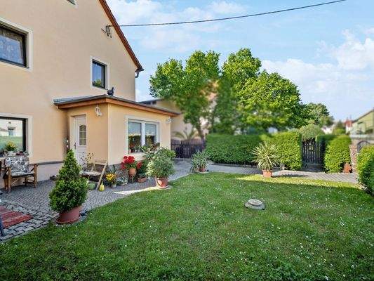 Hauszugang mit Vorgarten