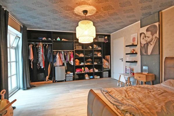 Hauptwohnung Schlafzimmer EG