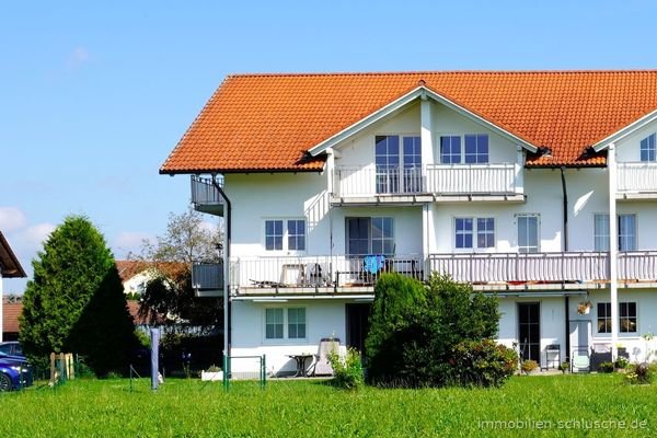 Ansicht Süd mit Balkon im Dachgeschoß (linker Balkon in Dachgaube)