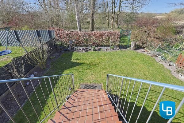 Treppe in Garten WE3