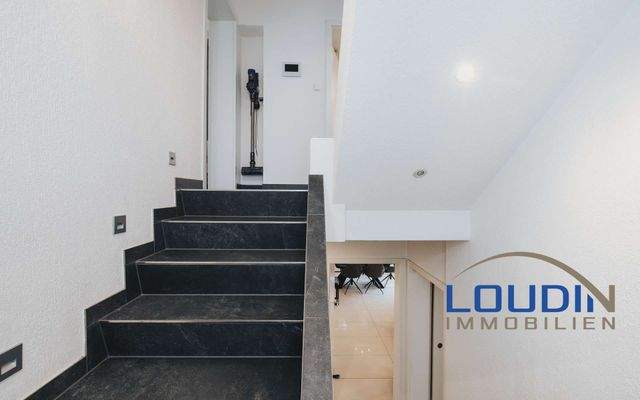 Treppenaufgang ins OG