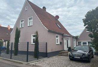 Haus Vorderansicht.jpg