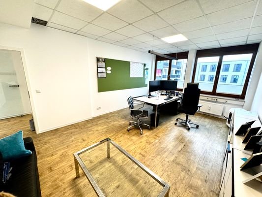 Büro 4