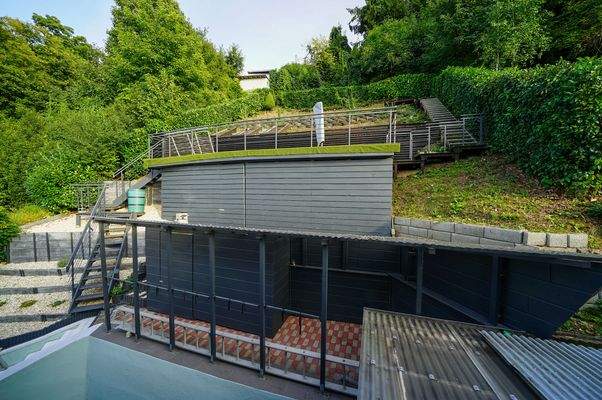 Garten mit Terrassenanlage.jpg