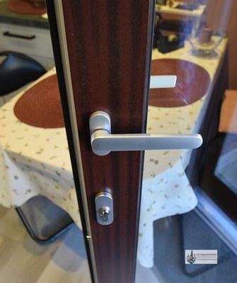 Küchentür mit Schloss