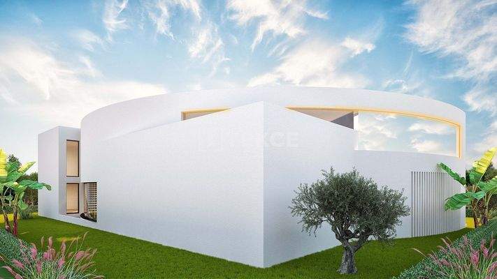 Detached Villa with Pool Near the Sea in İzmir Çeşme