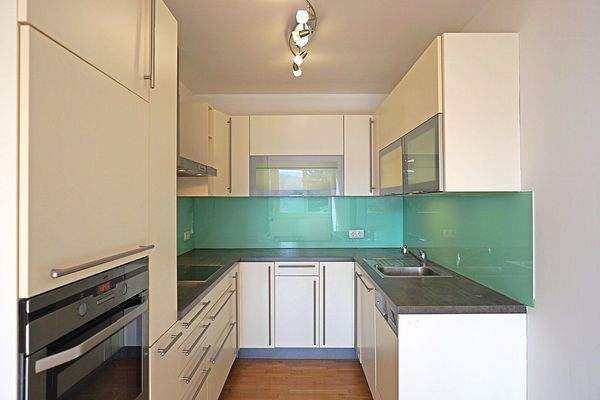 Küche inkl. Marken Einbaugeräte