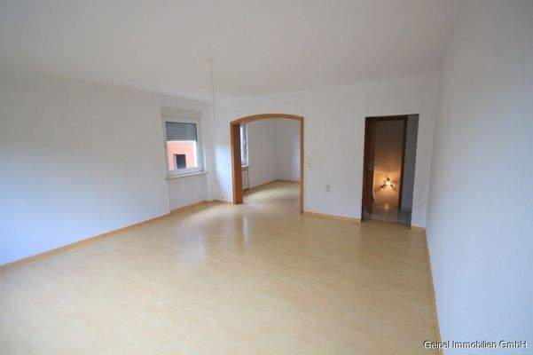 EG Wohnzimmer - Rundbogen derzeit geschlossen