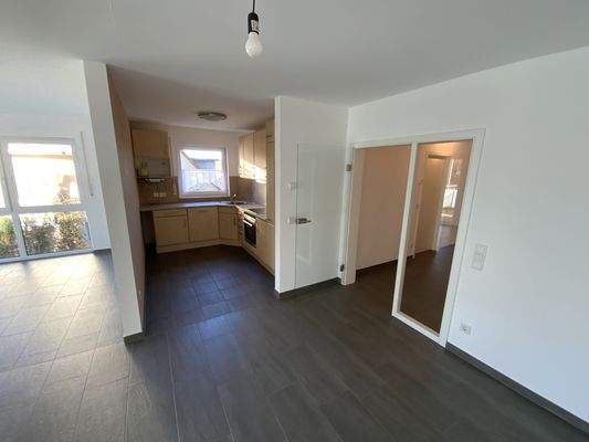 Blick vom Wohnbereich in die Küche