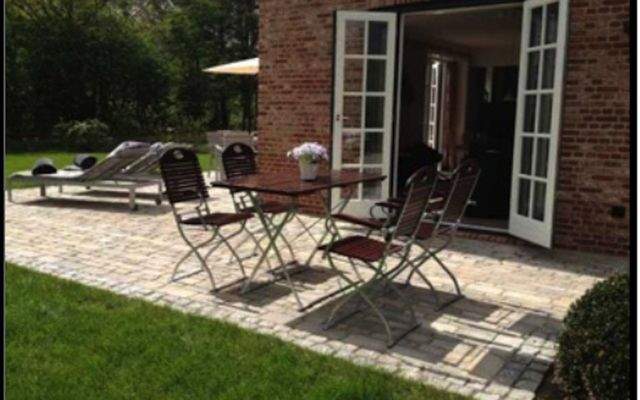 Sonniger Frühstücksplatz