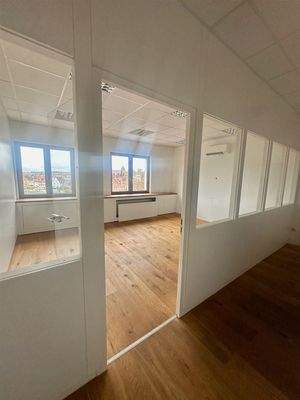 OG: Büro/Besprechung