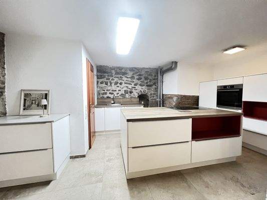 Laden im Erdgeschoss mit Küche