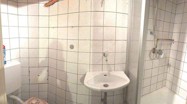 Duschbad im Untergeschoss
