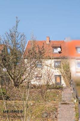 Außenansicht - Vorderseite vom Vorgarten aus