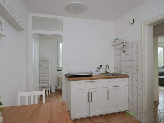 Kochplatte und Spüle