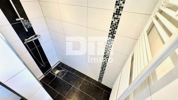 OG Badezimmer / Dusche ebenerdig