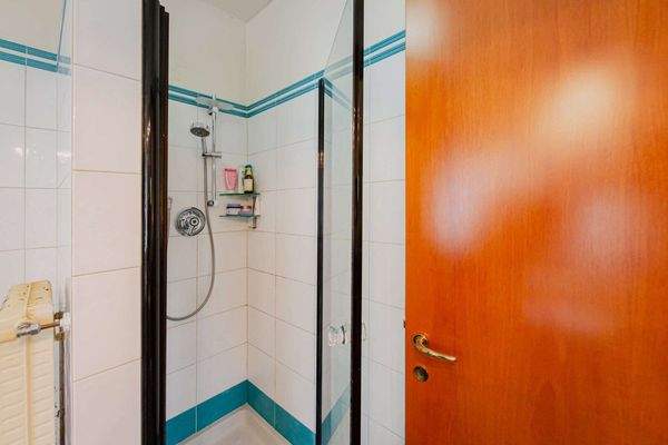 Eckhaus in Udine in der Via Grazzano