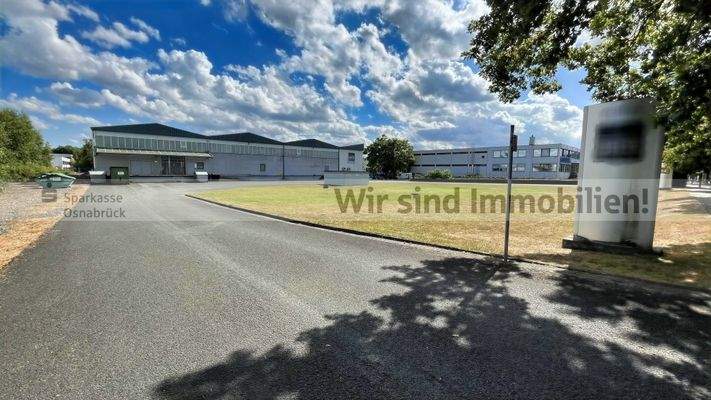 Westseite, LKW-Zufahrt