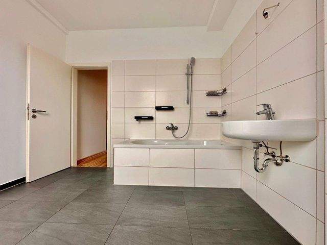 Sanierte 4-Raum-Maisonettewohnung mit Dachterrasse - Photo 5