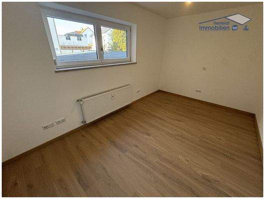 Schönes Gästezimmer/Ankleide/Kind/Büro