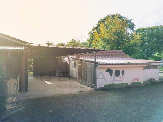 Carport mit Nebenräumen
