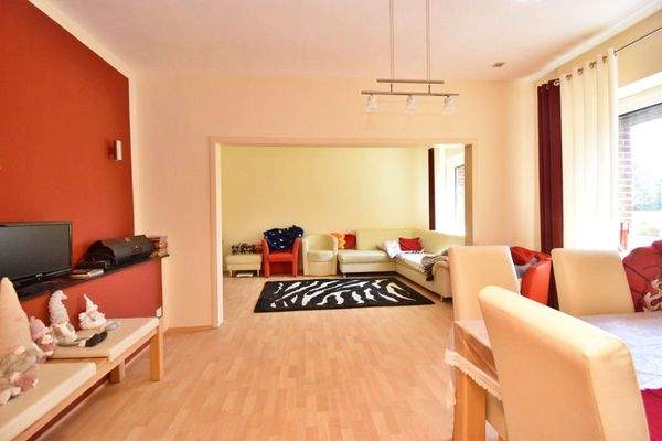 2. Wohn- und Essbereich