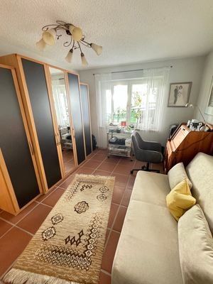 Büro / Kinderzimmer EG