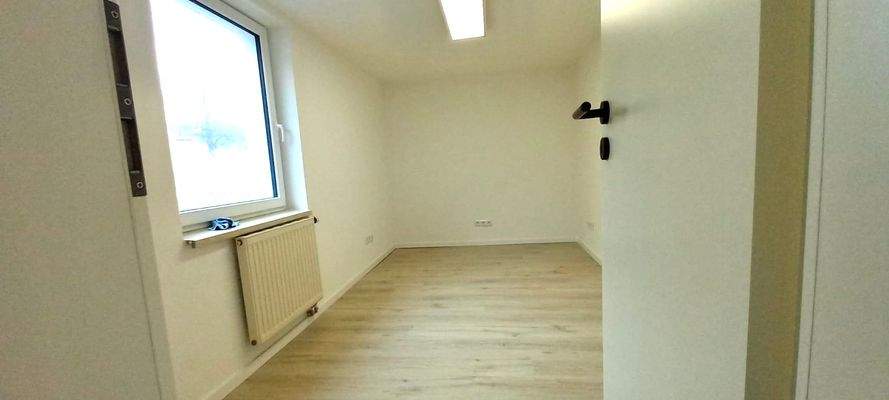 Schlafzimmer/Gast/Büro im Erdgeschoss