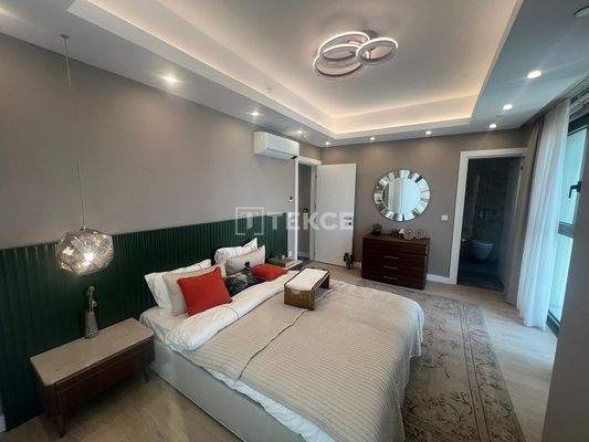 Apartments in a Secure Complex with Sea View in Ataşehir