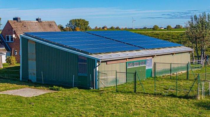 Mit PV-Anlage