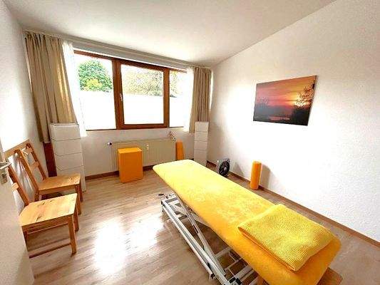 Blick in den Raum re.