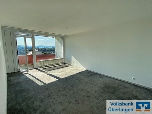 Wohnzimmer mit Zugang Balkon