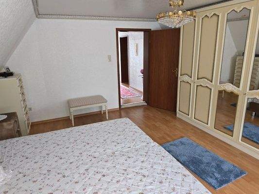 OG Schlafzimmer 1 Bild 3.jpg