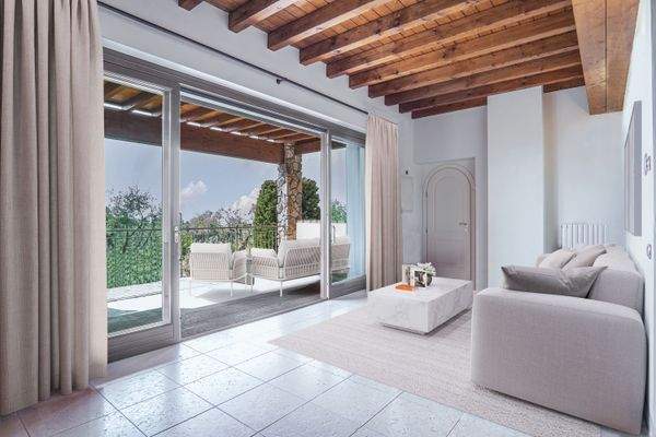 Ausgang vom Zimmer zum Balkon