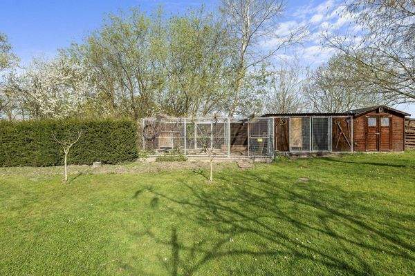 Hühnerstall + Auslauf