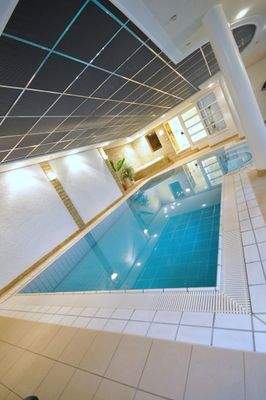 Fit bleiben und morgens ungestört ein
paar Bahnen ziehen