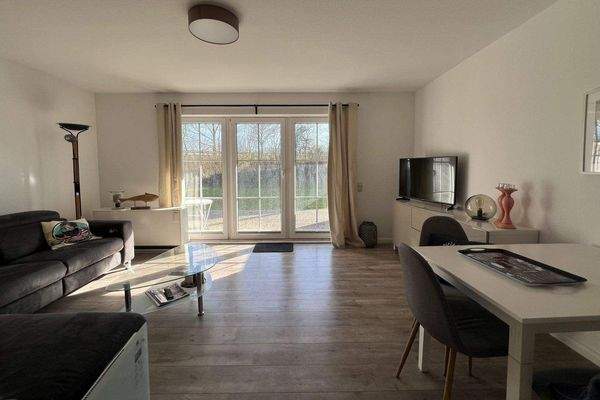 24408931_1-Wohn- und Essbereich.jpg