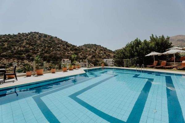 Kreta, Agia Galini: Hotel mit 29 Zimmern zu verkaufen