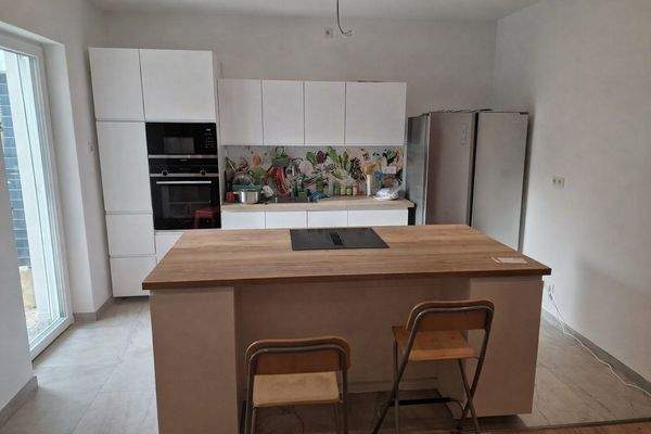 Küche inkl. Markengeräte