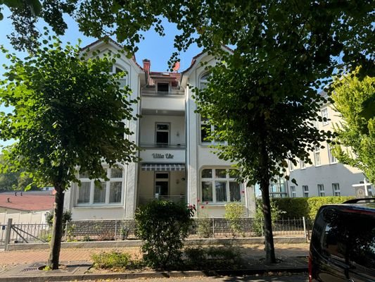 Vorderansicht der Villa Ute