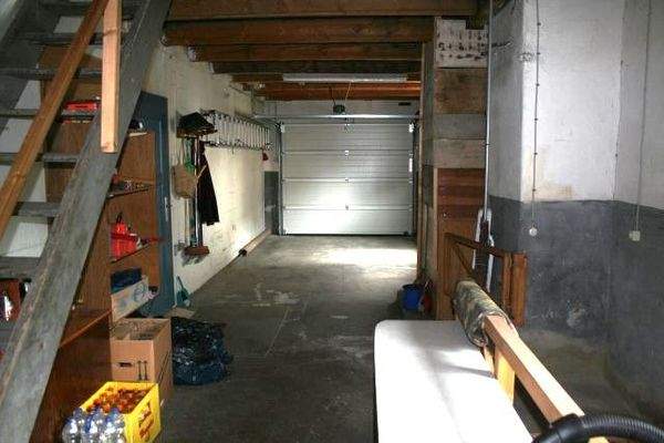 Garage und Geräteraum im Erdgeschoss