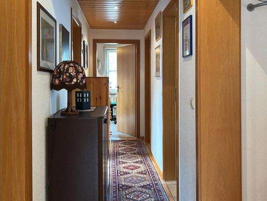 Gang zu Bad 2 und Kinderzimmer